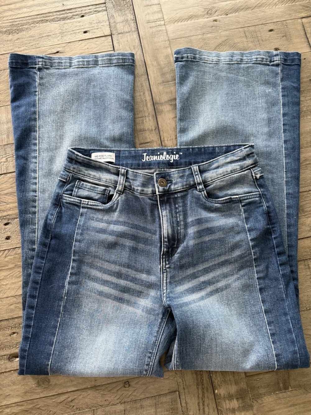 NWOT Jeaniologie Mid Rise Flare Jeans, size 8. - Picture 4 of 7